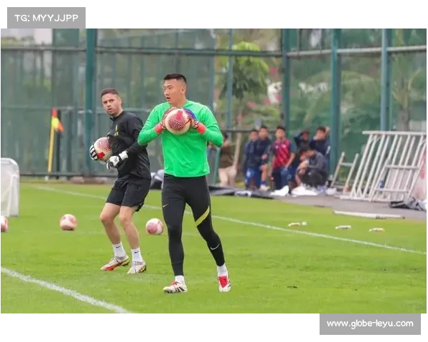 山西足球动荡:守门员教练杨名辞职,危机加剧 山西足球动荡:守门员教练杨名辞职,危机加剧